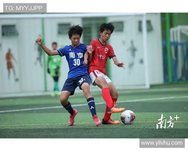 足球巨星成长轨迹与个人成就解析：从少年天才到世界级球员的辉煌历程